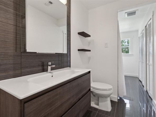 10834  Wyatt Street , Dallas Texas 75218