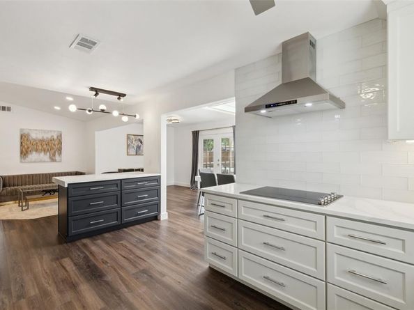 10834  Wyatt Street , Dallas Texas 75218