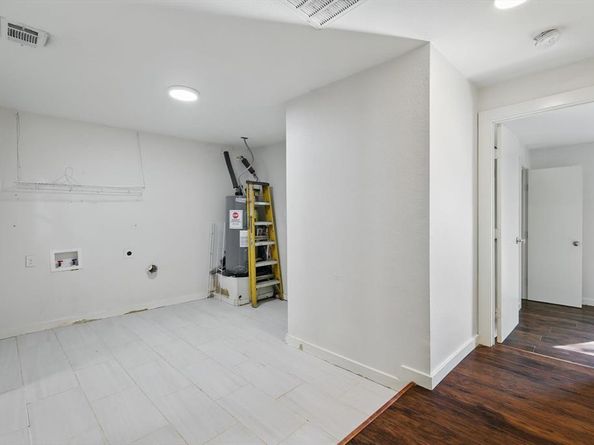 1805  Daniel Street , Fort Worth Texas 76104