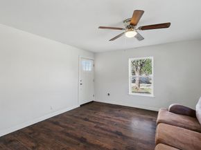 1805  Daniel Street , Fort Worth Texas 76104