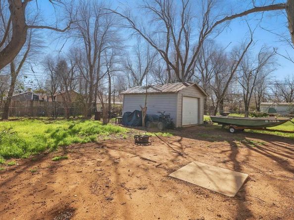 1805  Daniel Street , Fort Worth Texas 76104