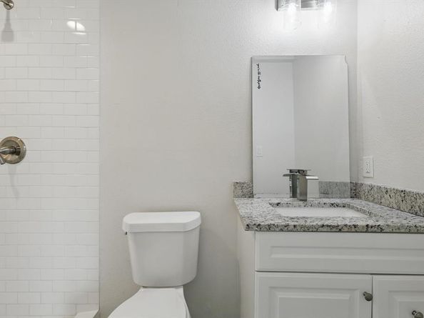 1805  Daniel Street , Fort Worth Texas 76104