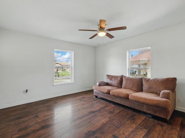 1805  Daniel Street , Fort Worth Texas 76104