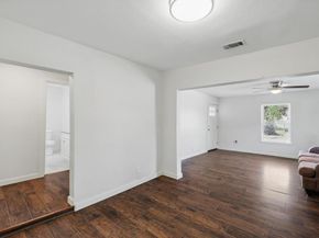 1805  Daniel Street , Fort Worth Texas 76104