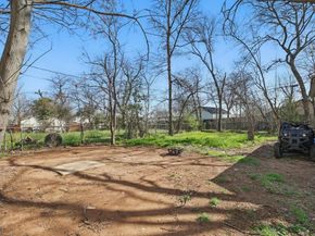 1805  Daniel Street , Fort Worth Texas 76104
