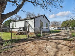 1805  Daniel Street , Fort Worth Texas 76104