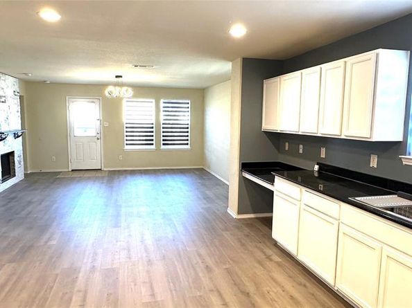 817  Lark Drive , Aubrey Texas 76227