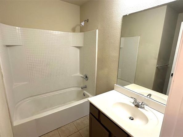 817  Lark Drive , Aubrey Texas 76227
