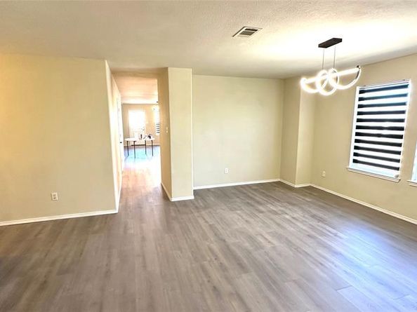 817  Lark Drive , Aubrey Texas 76227