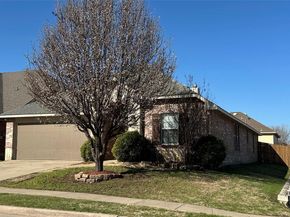 817  Lark Drive , Aubrey Texas 76227