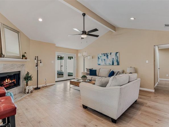 206 E Schreiber Street , Garland Texas 75040