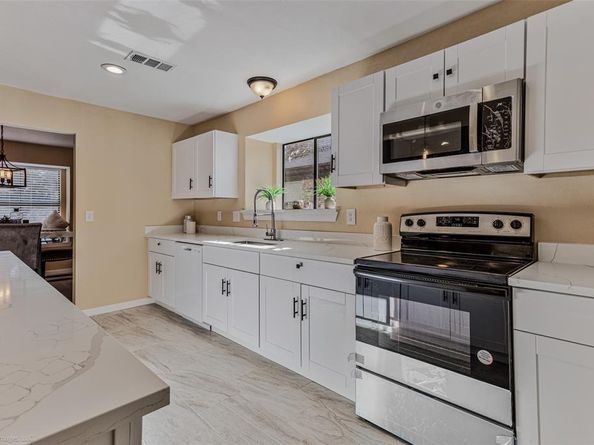 206 E Schreiber Street , Garland Texas 75040