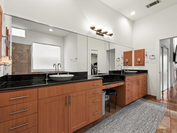 3707  Commerce Street , Dallas Texas 75226