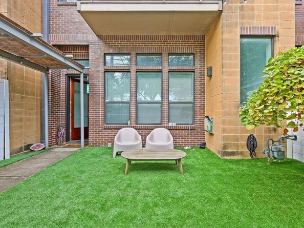 3707  Commerce Street , Dallas Texas 75226