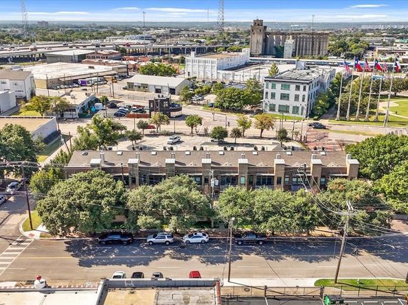 3707  Commerce Street , Dallas Texas 75226