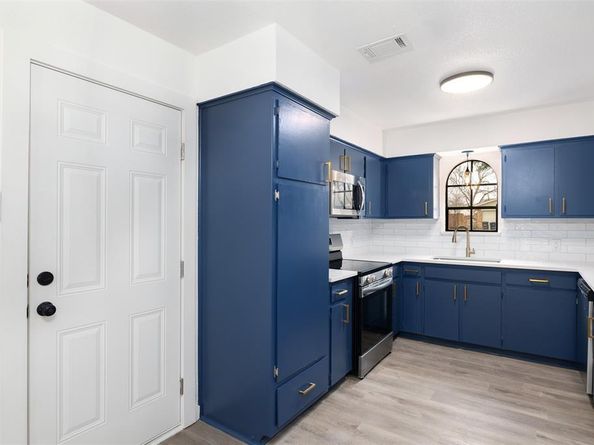 3215  Glenmont Drive , Fort Worth Texas 76133