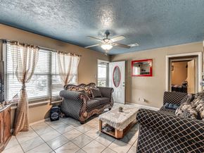 206  Pine Street , Arlington Texas 76011
