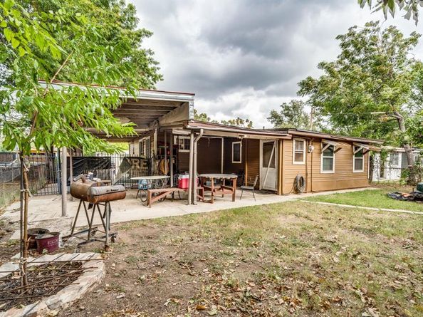 206  Pine Street , Arlington Texas 76011