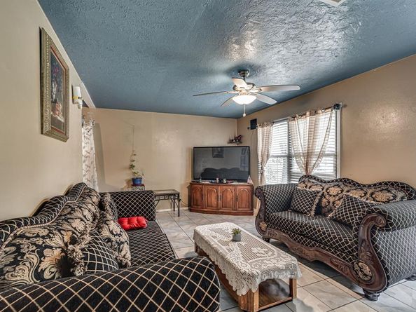 206  Pine Street , Arlington Texas 76011