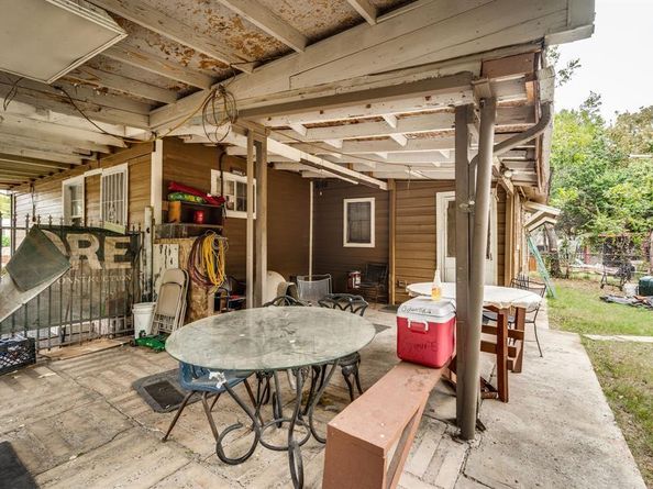 206  Pine Street , Arlington Texas 76011