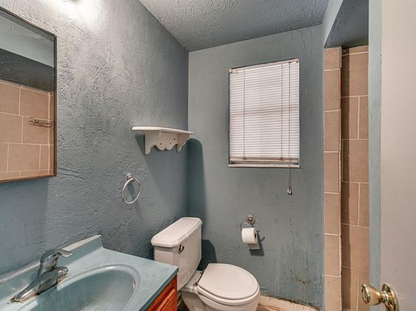 206  Pine Street , Arlington Texas 76011