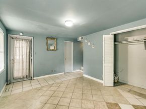 206  Pine Street , Arlington Texas 76011