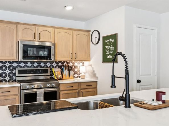1509  Cherokee Rose Trail , Savannah Texas 76227