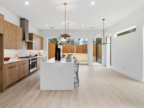 628  Wayne Street , Dallas Texas 75223