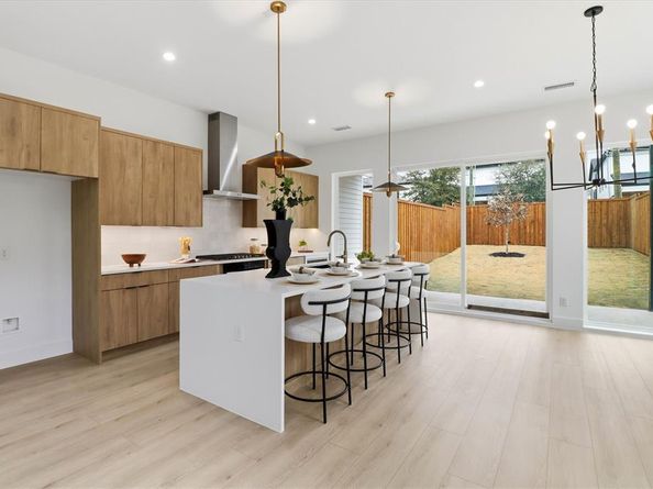 628  Wayne Street , Dallas Texas 75223