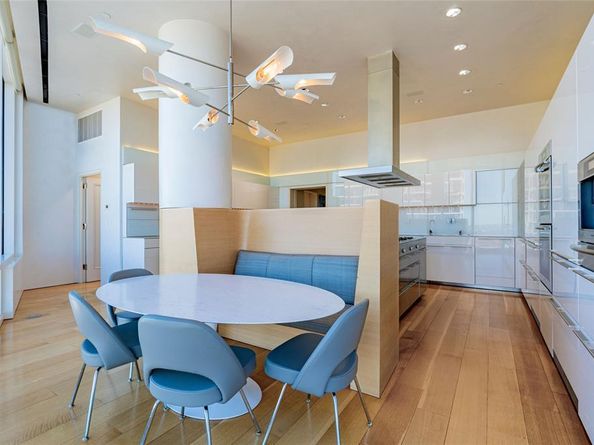 2430  Victory Park Lane  3001, Dallas Texas 75219