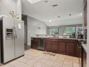 412 N Waterford Oaks Drive , Cedar Hill Texas 75104