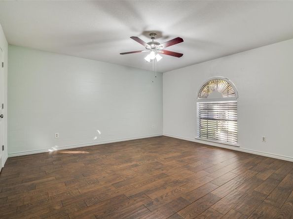 1405  Carriage Lane , Garland Texas 75043