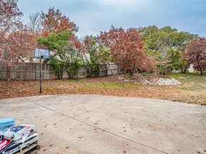 316  Coach House Circle , Fort Worth Texas 76108