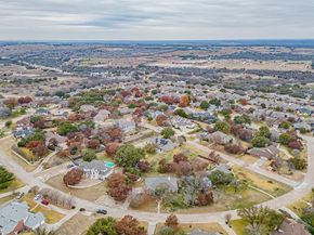 316  Coach House Circle , Fort Worth Texas 76108