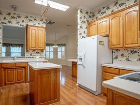 316  Coach House Circle , Fort Worth Texas 76108