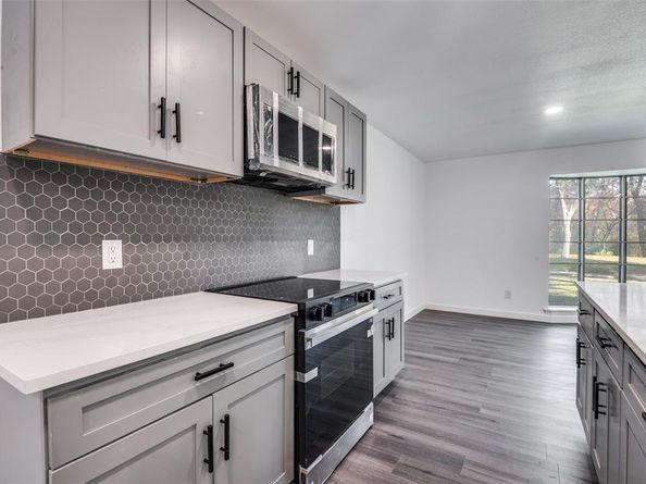 1241  Springbrook Drive , DeSoto Texas 75115