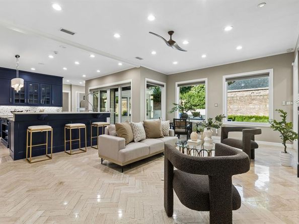 7212  Helsem Bend , Dallas Texas 75230