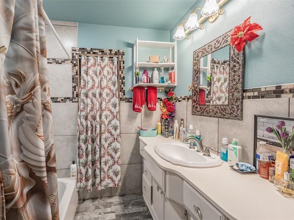 1603  Whitaker Avenue , Dallas Texas 75216