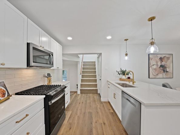 2926  Hillglenn Road , Dallas Texas 75228