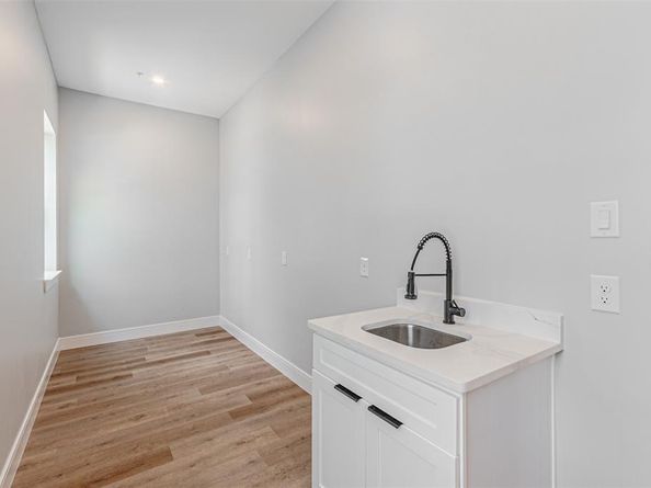 2376  Longhorn Street  C, Dallas Texas 75228