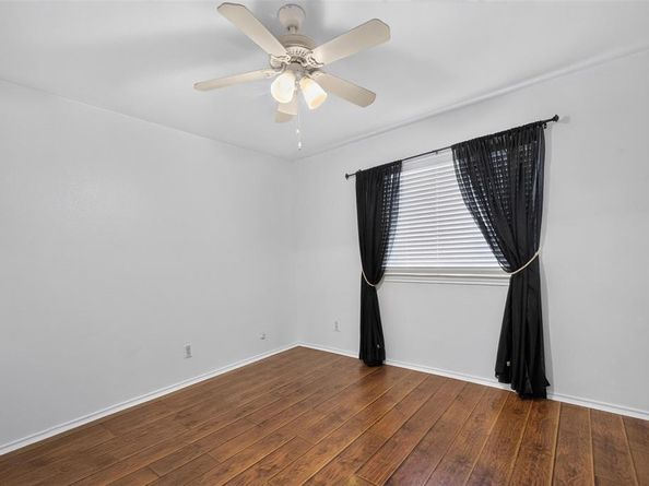 1237  STONEWALL Street , Garland Texas 75043