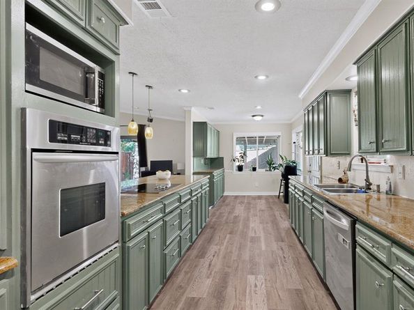 1418  Stony Brook Lane , Garland Texas 75043