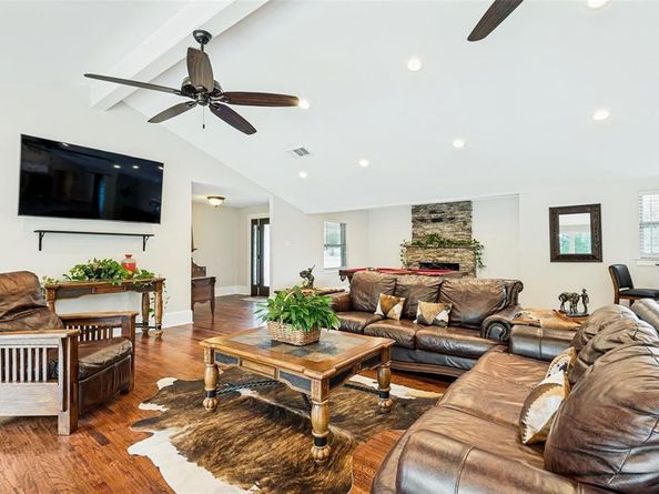 928 N Irving Heights Drive , Irving Texas 75061
