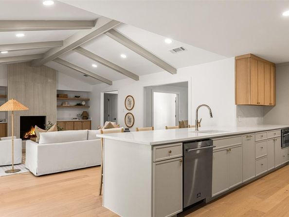 3777  Duchess Trail , Dallas Texas 75229