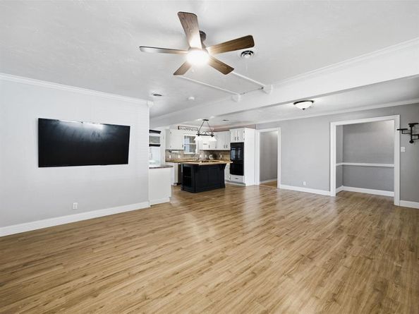 828  Billie Ruth Lane , Hurst Texas 76053