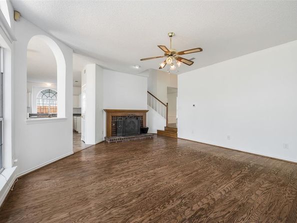 7122  Don Gomez Lane , Garland Texas 75043