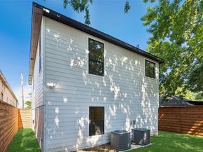 3324  Navaro Street , Dallas Texas 75212