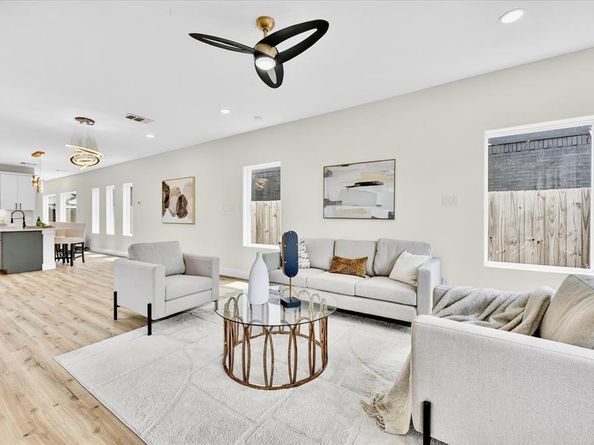 2505  Pennsylvania Avenue , Dallas Texas 75215