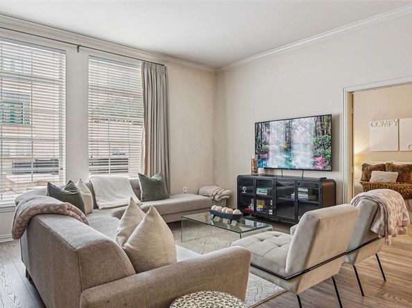 2305  Worthington Street  114, Dallas Texas 75204