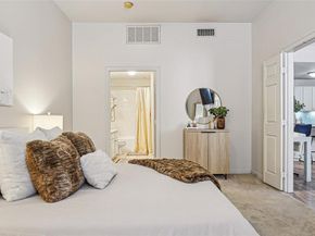 2305  Worthington Street  114, Dallas Texas 75204